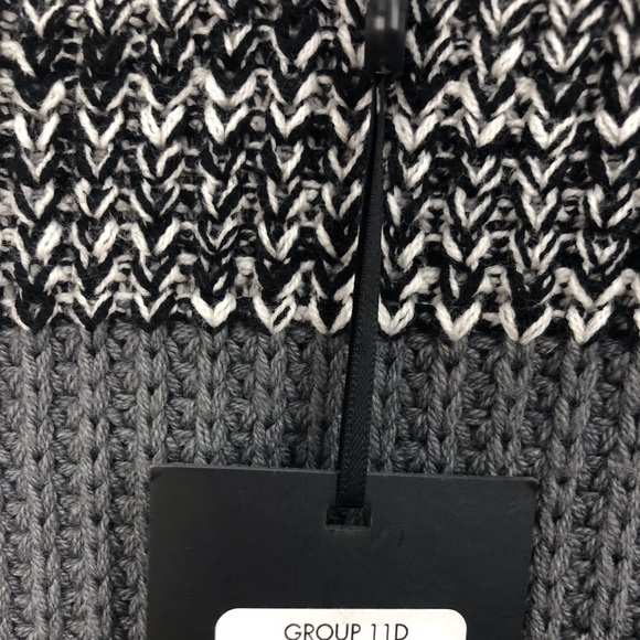 NWT DKNY Block Gray/Blk/ Wht Round Neck Long Sleeve Sweater Small - Picture 8 of 9